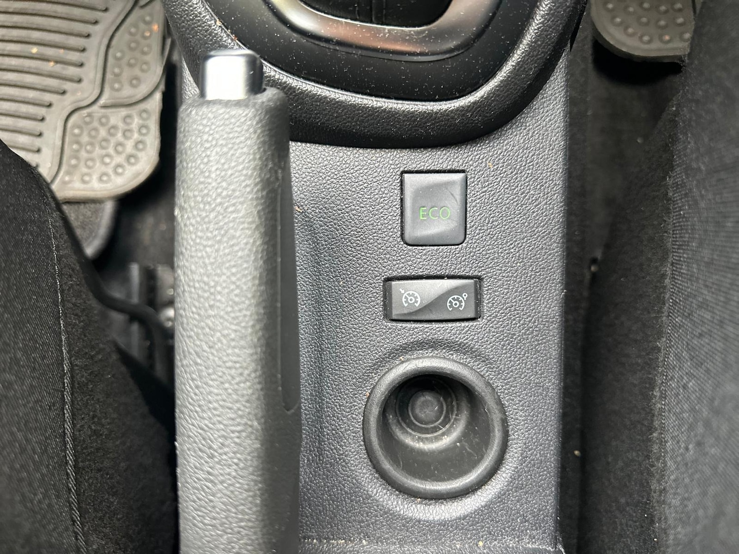 Used Renault Captur 2018 for sale - 76532261: Photo 24