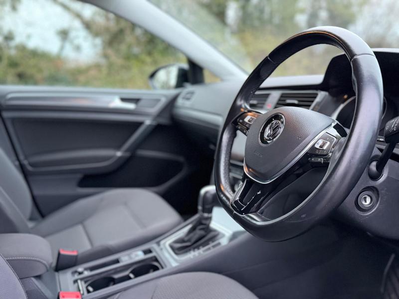 Used Volkswagen Golf 2018 for sale - 76949091: Photo 2