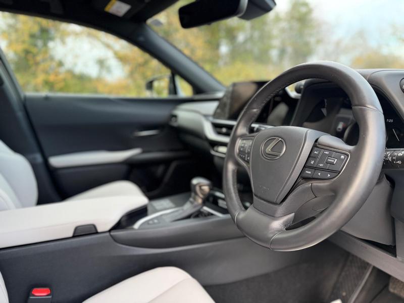 Used Lexus UX 2023 for sale - 76888208: Photo 2