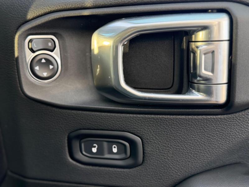 Used Jeep Wrangler 2024 for sale - 78011207: Photo 32