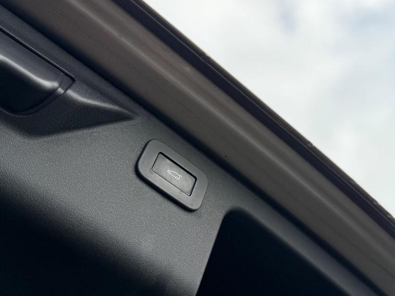 Used Land Rover Discovery Sport 2023 for sale - 76888130: Photo 25