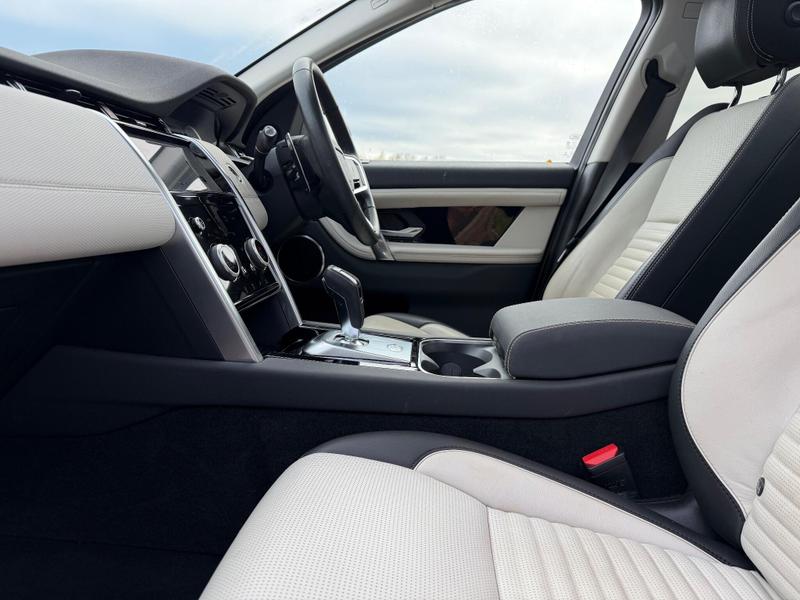 Used Land Rover Discovery Sport 2023 for sale - 76888130: Photo 42