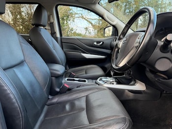 Used Nissan Navara 2020 for sale - 77435200: Photo