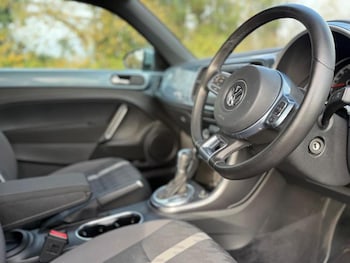 Used Volkswagen Beetle 2017 for sale - 76888206: Photo