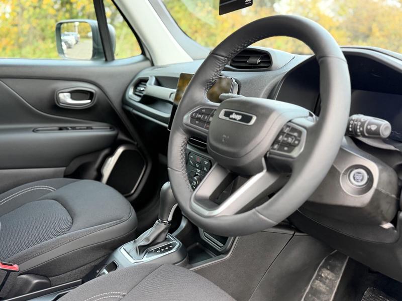 Used Jeep Renegade 2025 for sale - 76888161: Photo 2