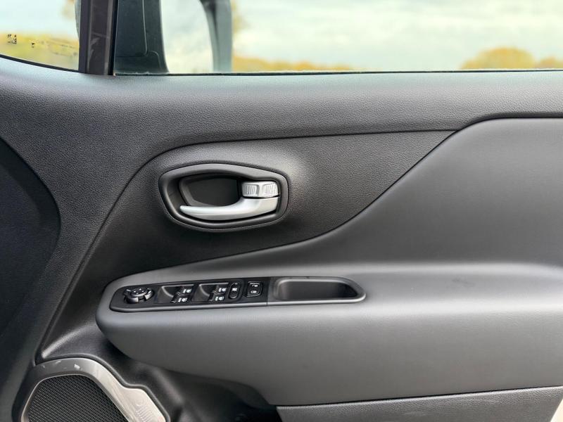 Used Jeep Renegade 2025 for sale - 76888161: Photo 31