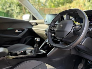 Used Peugeot 2008 2022 for sale - 77739277: Photo