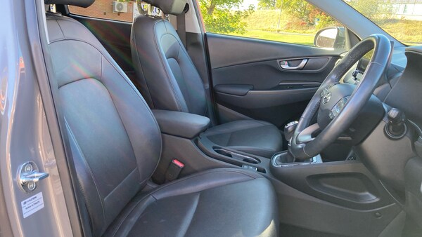 Used Hyundai KONA 2022 for sale - 76077076: Photo 35