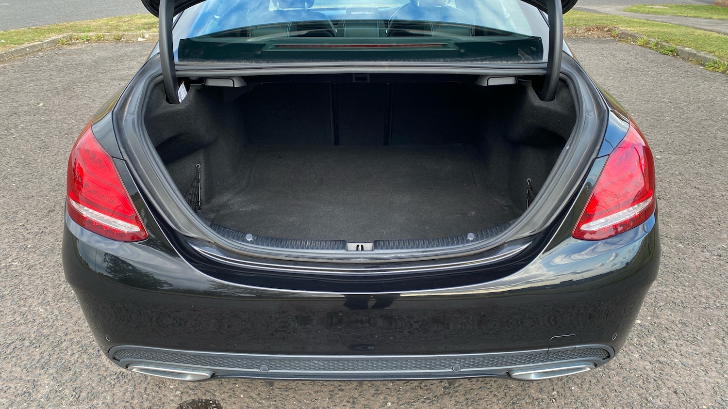 Used Mercedes-Benz C Class 2017 for sale - 76374602: Photo 4