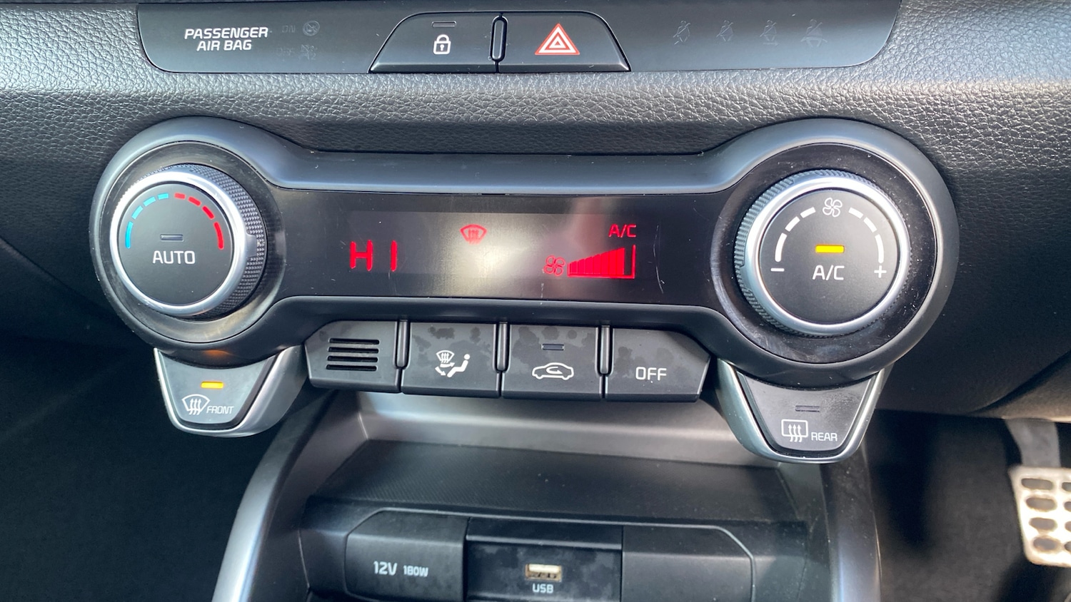 Used Kia Stonic 2022 for sale - 77676133: Photo 29