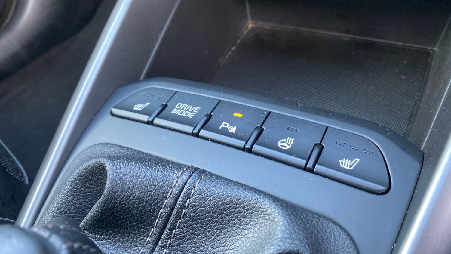 Used Kia Stonic 2022 for sale - 77676133: Photo 30