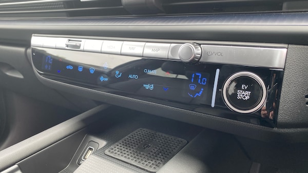 Used Hyundai IONIQ 6 2025 for sale - 74832056: Photo 25