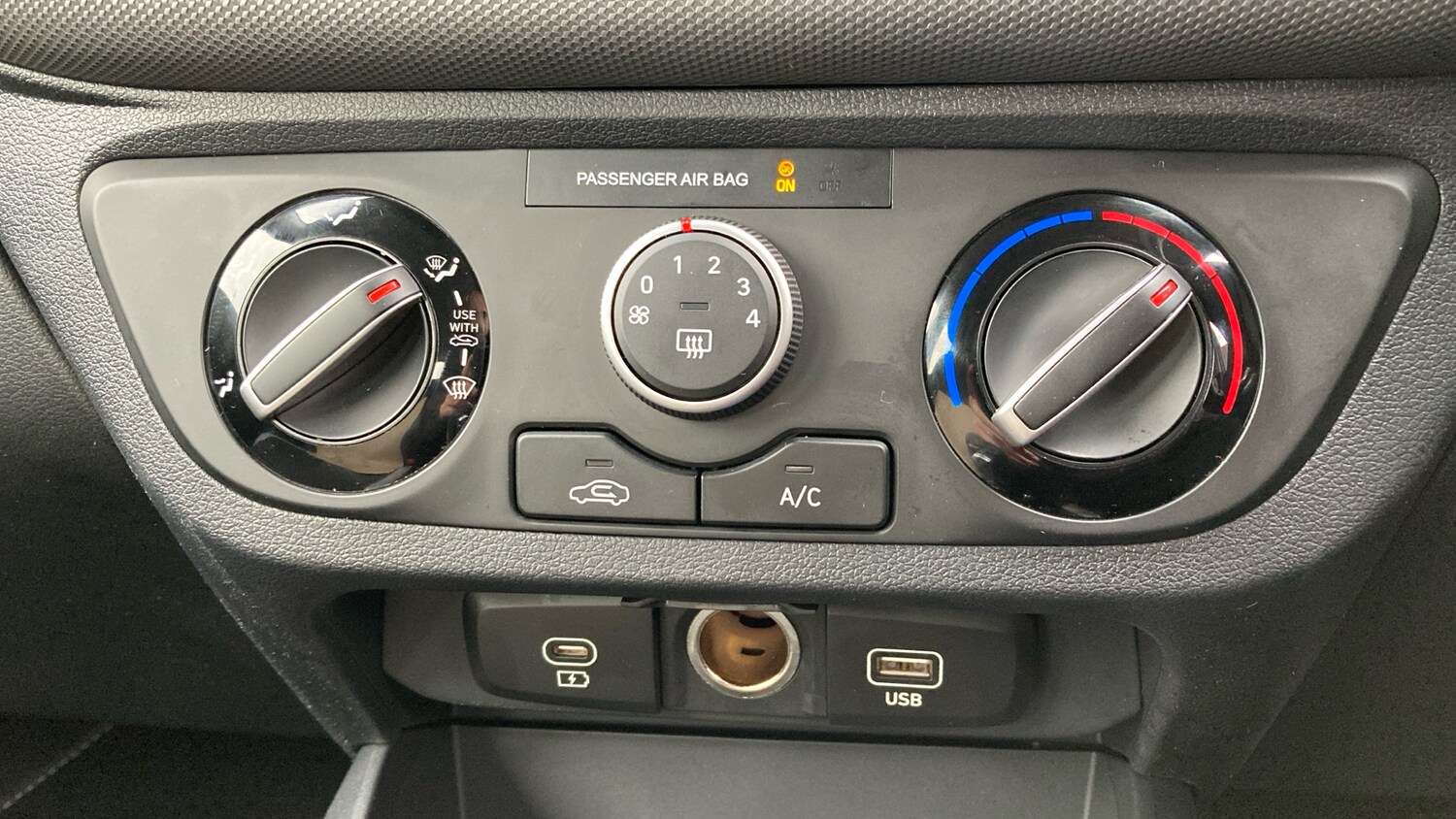 Used Hyundai i10 2025 for sale - 77555220: Photo 32