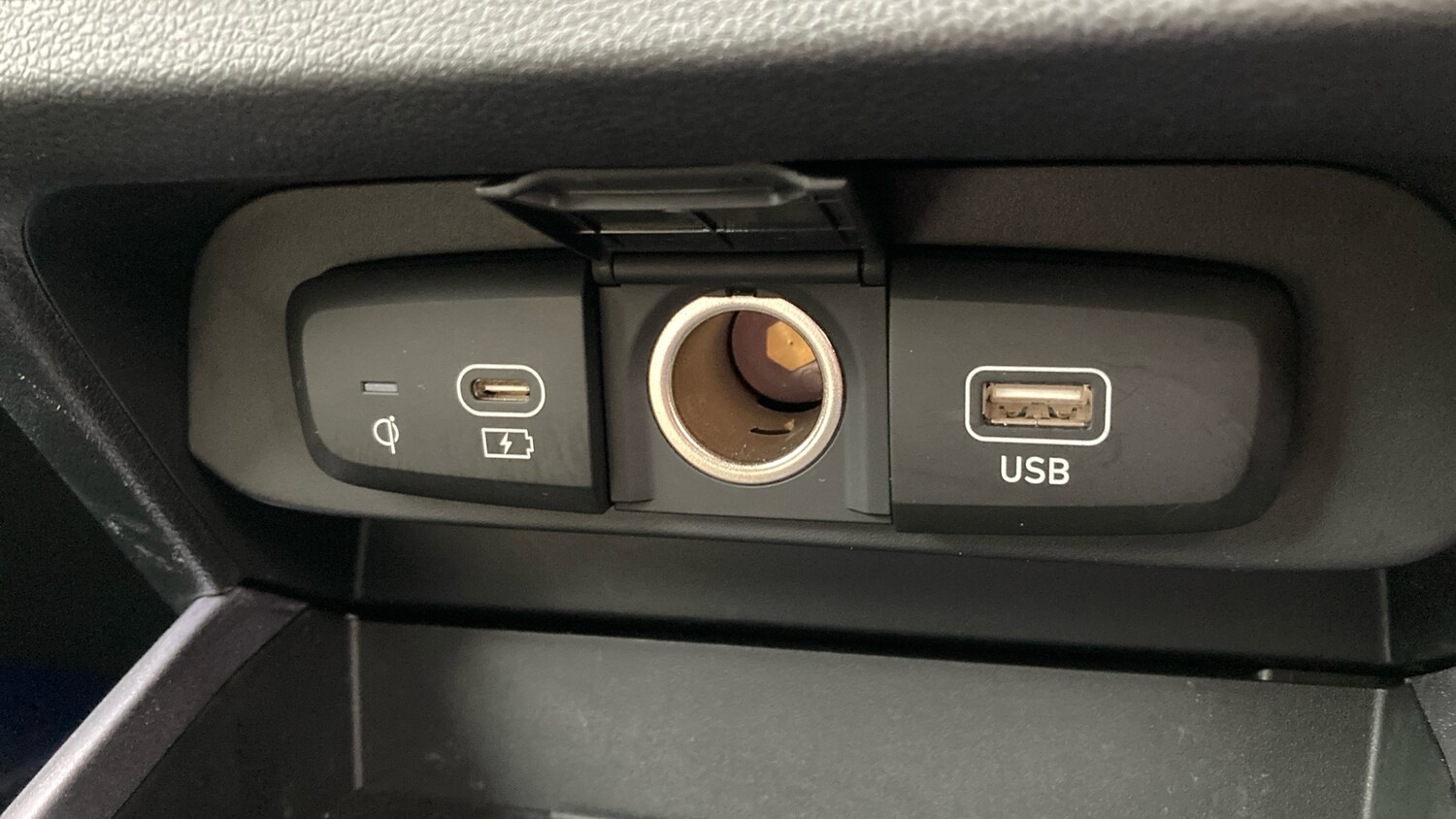 Used Hyundai i10 2024 for sale - 76493681: Photo 32