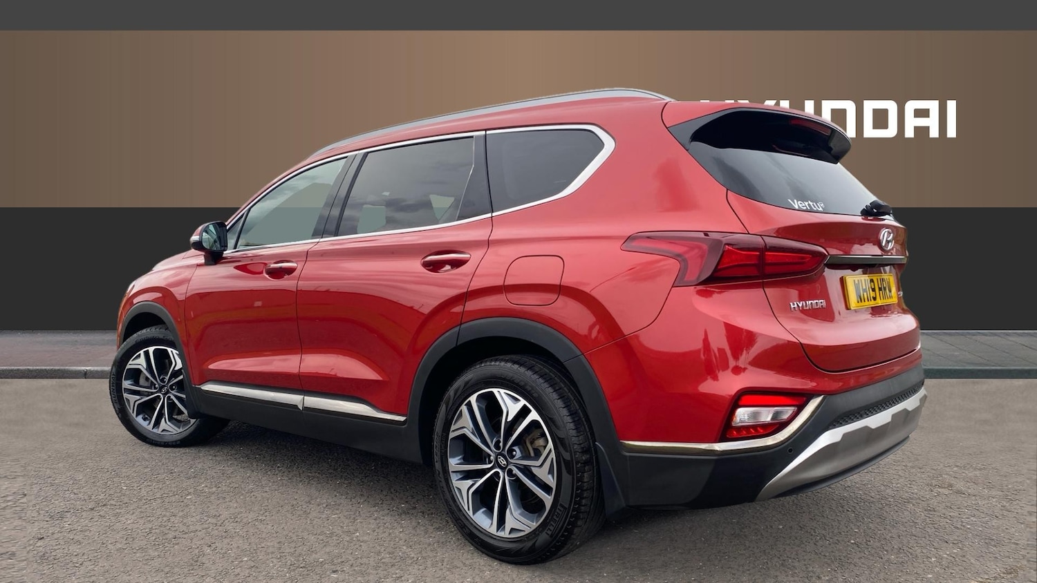 Used Hyundai Santa Fe 2019 for sale - 76194744: Photo 2