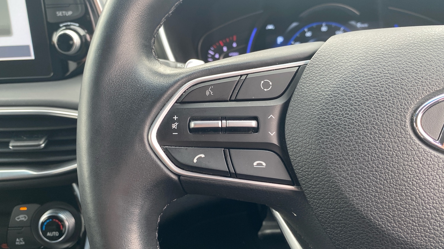 Used Hyundai Santa Fe 2019 for sale - 76194744: Photo 38