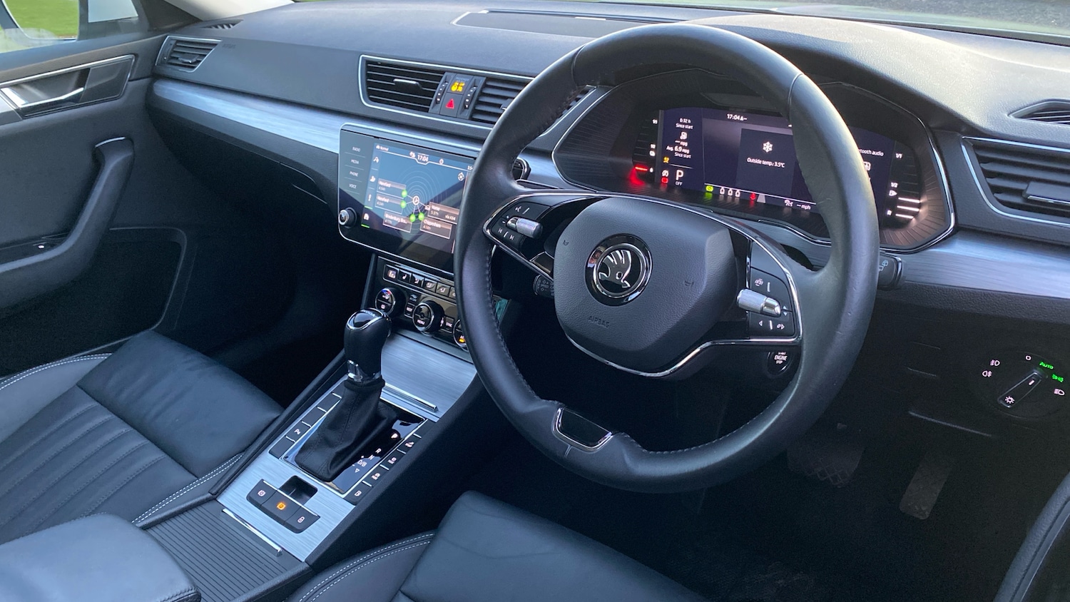 Used Skoda Superb 2023 for sale - 77282904: Photo 11