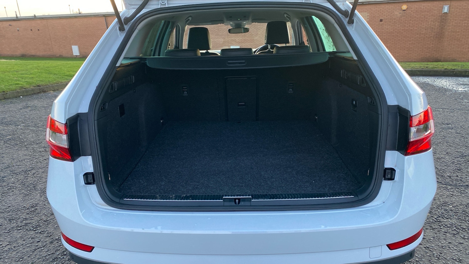 Used Skoda Superb 2023 for sale - 77282904: Photo 4