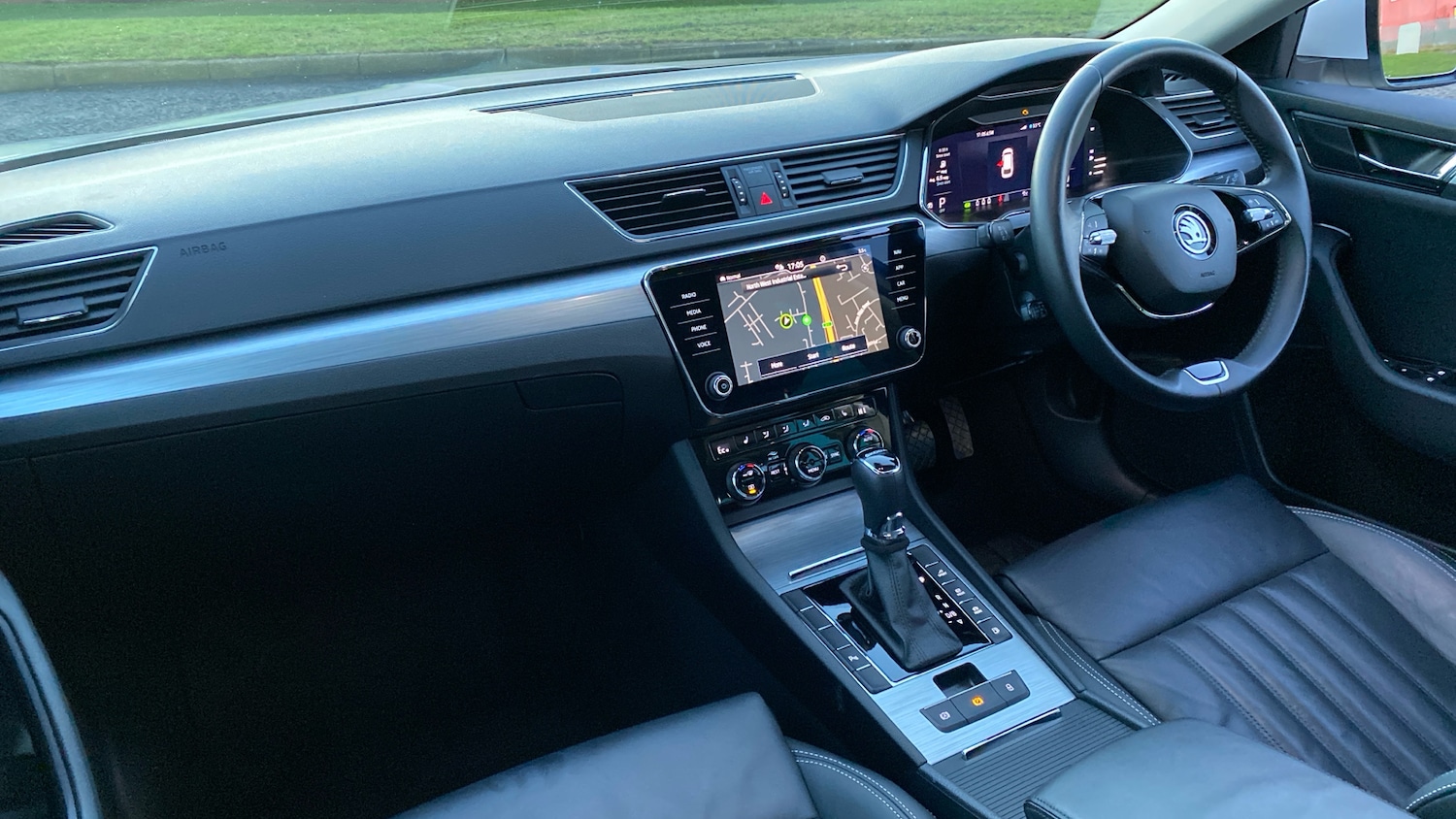 Used Skoda Superb 2023 for sale - 77282904: Photo 9