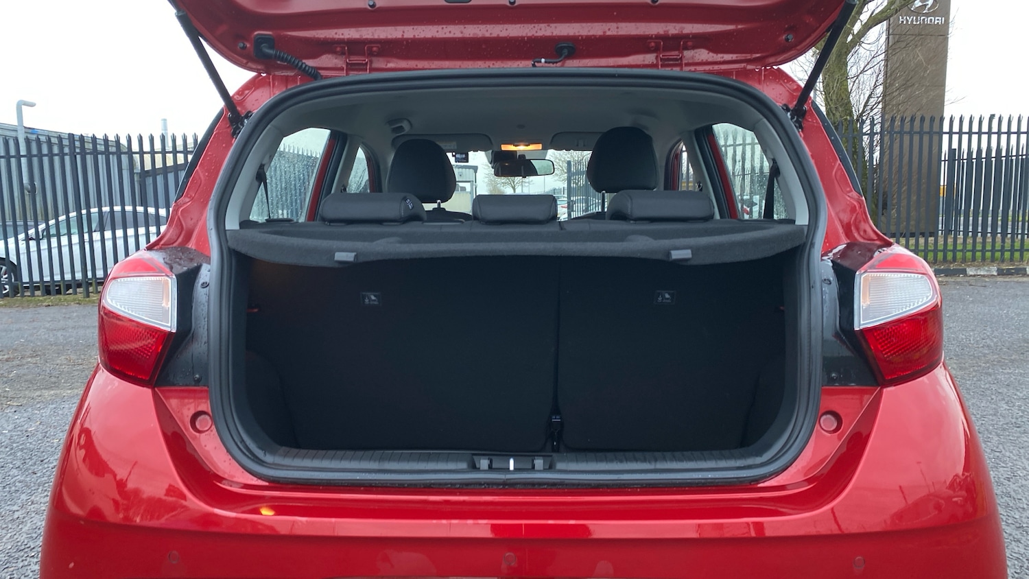 Used Hyundai i10 2025 for sale - 76762296: Photo 4