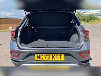 Used Volkswagen T-Roc 2022 for sale - 78885900: Photo