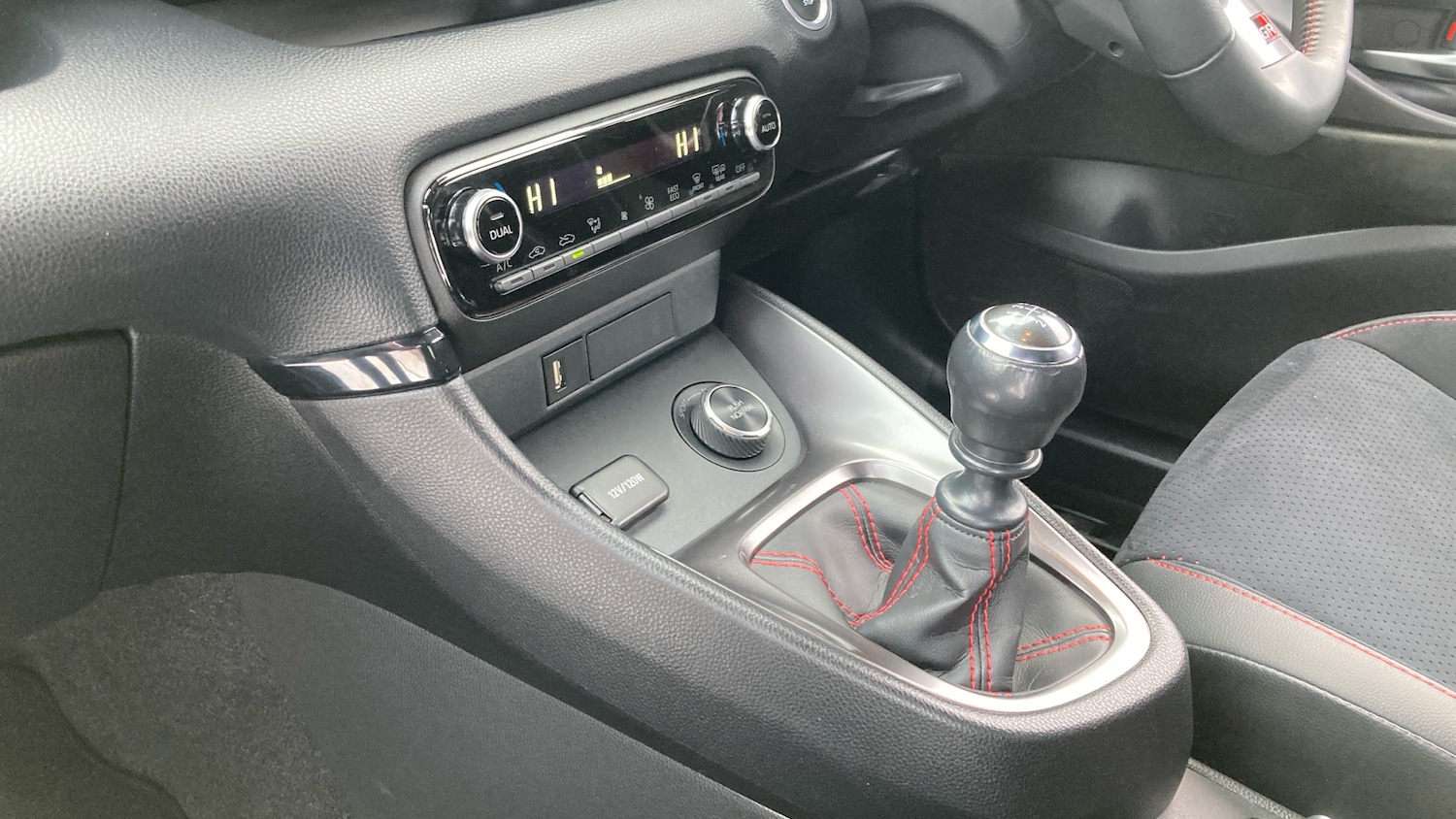 Used Toyota Yaris 2021 for sale - 77672135: Photo 13