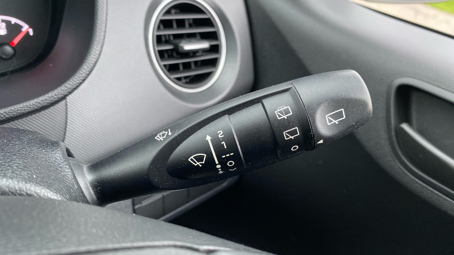 Used Hyundai i10 2019 for sale - 77733047: Photo 30