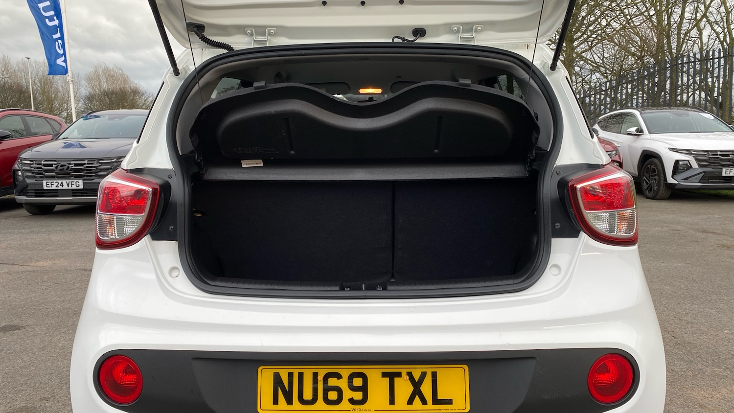 Used Hyundai i10 2019 for sale - 77733047: Photo 4