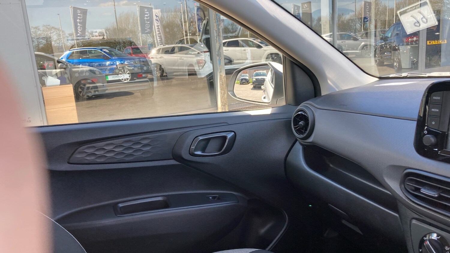 Used Hyundai i10 2023 for sale - 78198655: Photo 32