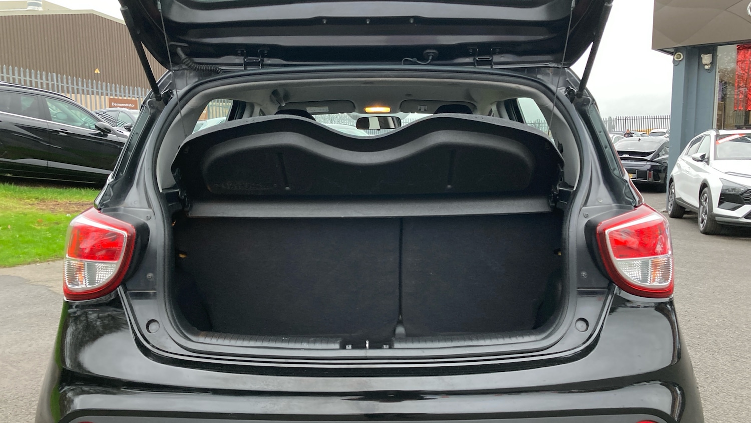 Used Hyundai i10 2019 for sale - 76554151: Photo 4