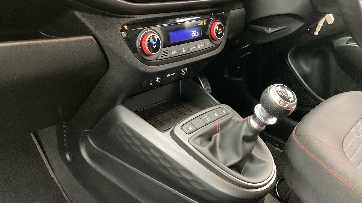 Used Hyundai i10 2023 for sale - 76922335: Photo 16