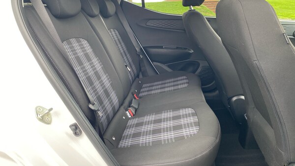 Used Hyundai i10 2024 for sale - 76157674: Photo 12