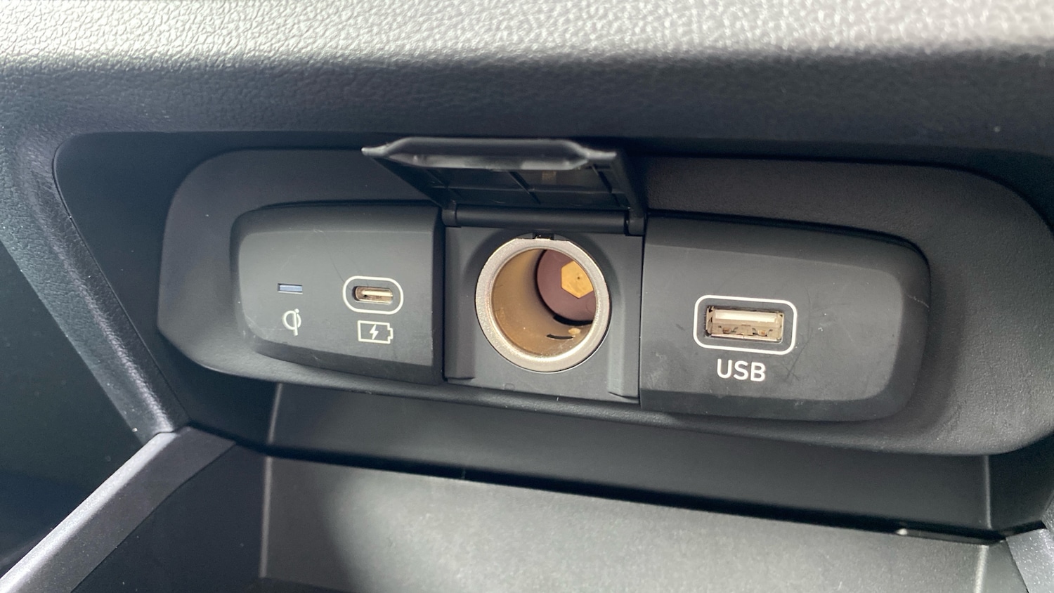 Used Hyundai i10 2024 for sale - 76157674: Photo 30