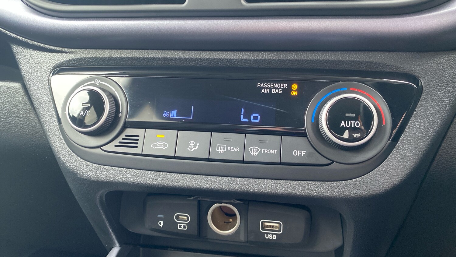 Used Hyundai i10 2024 for sale - 76157674: Photo 31