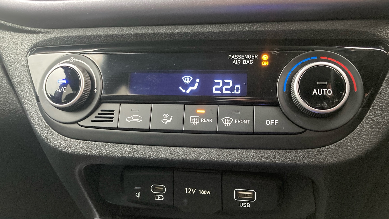 Used Hyundai i10 2024 for sale - 77298207: Photo 31