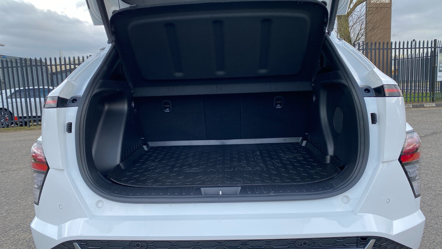 Used Hyundai KONA 2025 for sale - 76762300: Photo 4