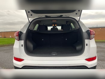 Used Hyundai TUCSON 2017 for sale - 76971106: Photo