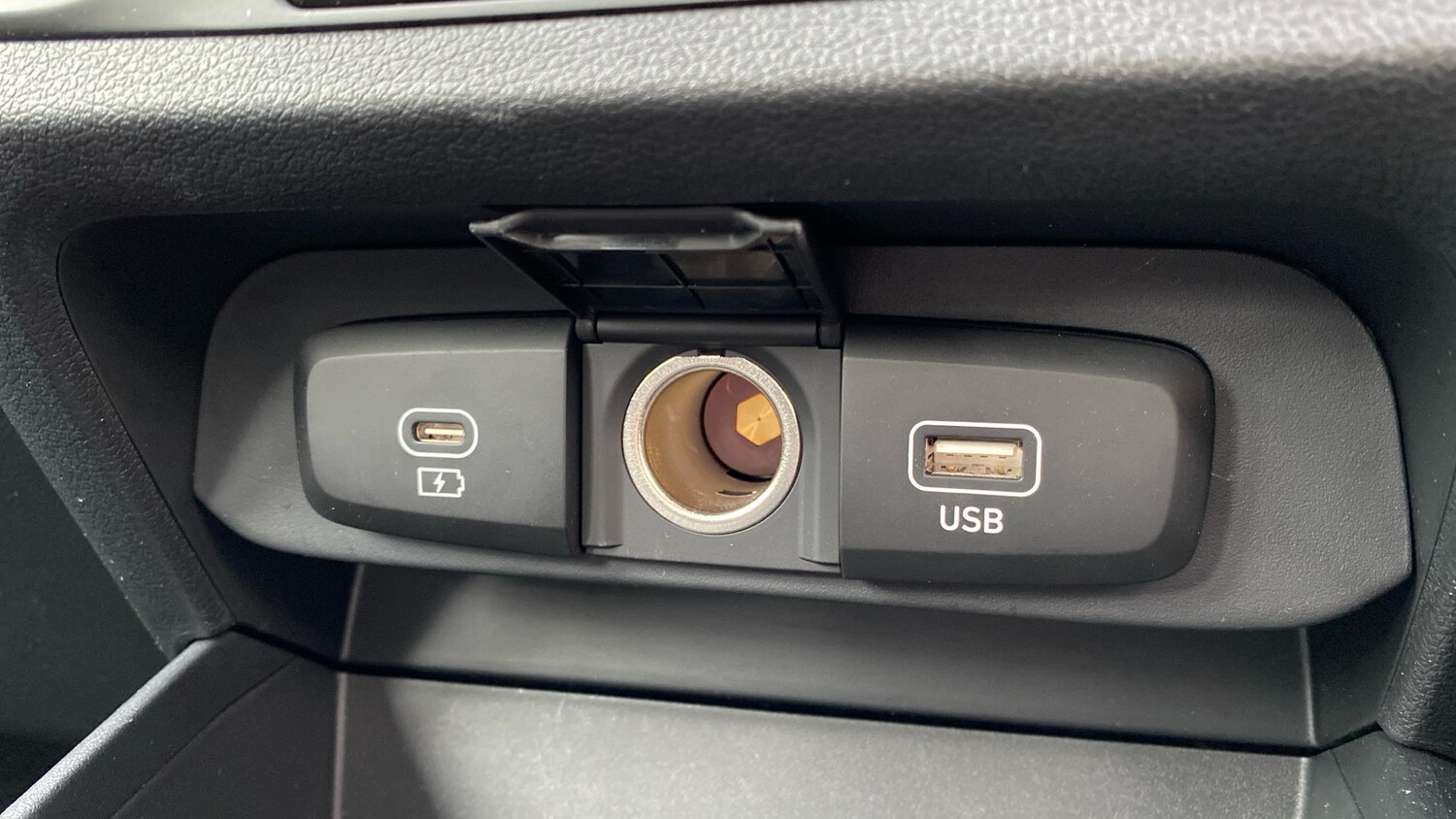 Used Hyundai i10 2024 for sale - 76253060: Photo 28