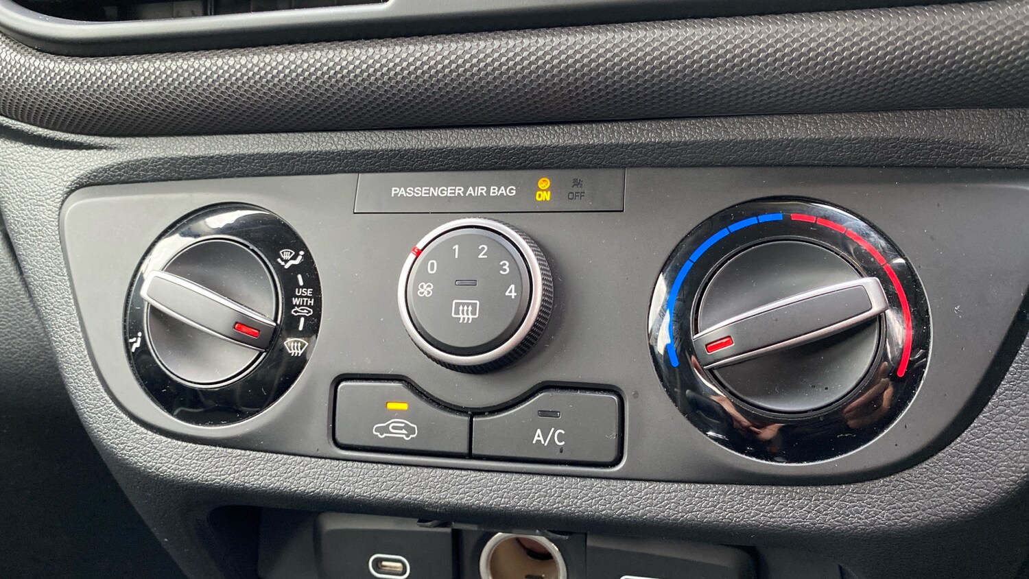 Used Hyundai i10 2024 for sale - 76253060: Photo 29