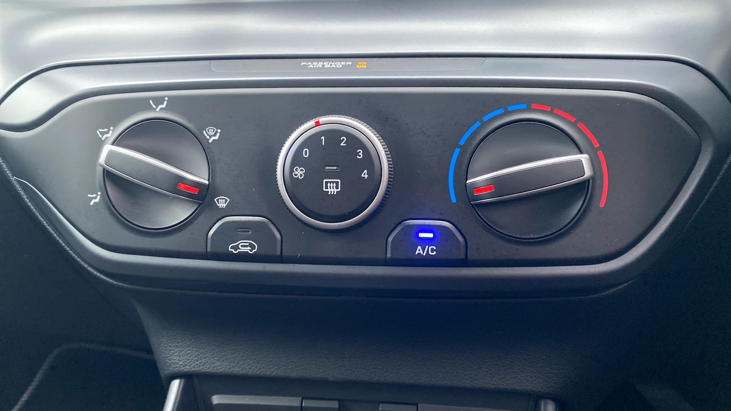 Used Hyundai i20 2023 for sale - 76363293: Photo 30