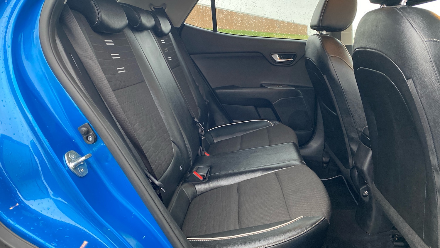 Used Kia Stonic 2023 for sale - 77260738: Photo 16