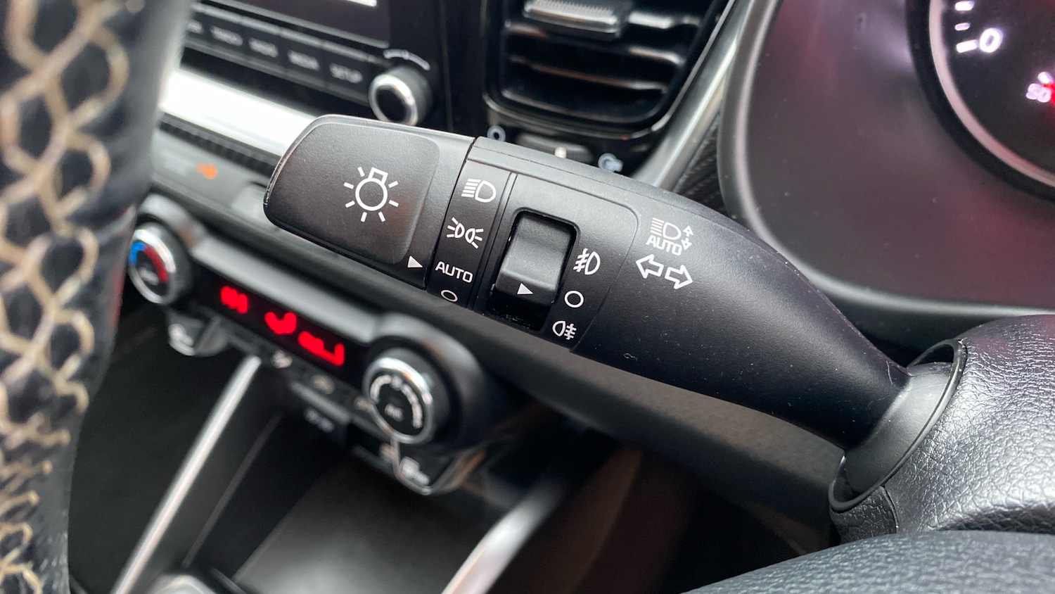 Used Kia Stonic 2023 for sale - 77260738: Photo 29