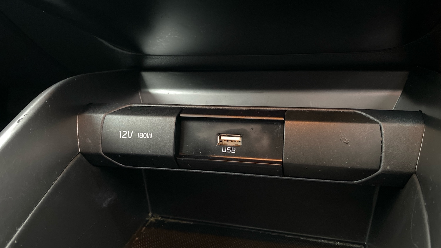 Used Kia Stonic 2023 for sale - 77260738: Photo 33