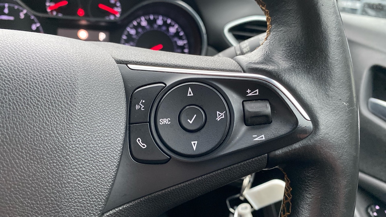 Used Vauxhall Crossland X 2018 for sale - 76693252: Photo 25