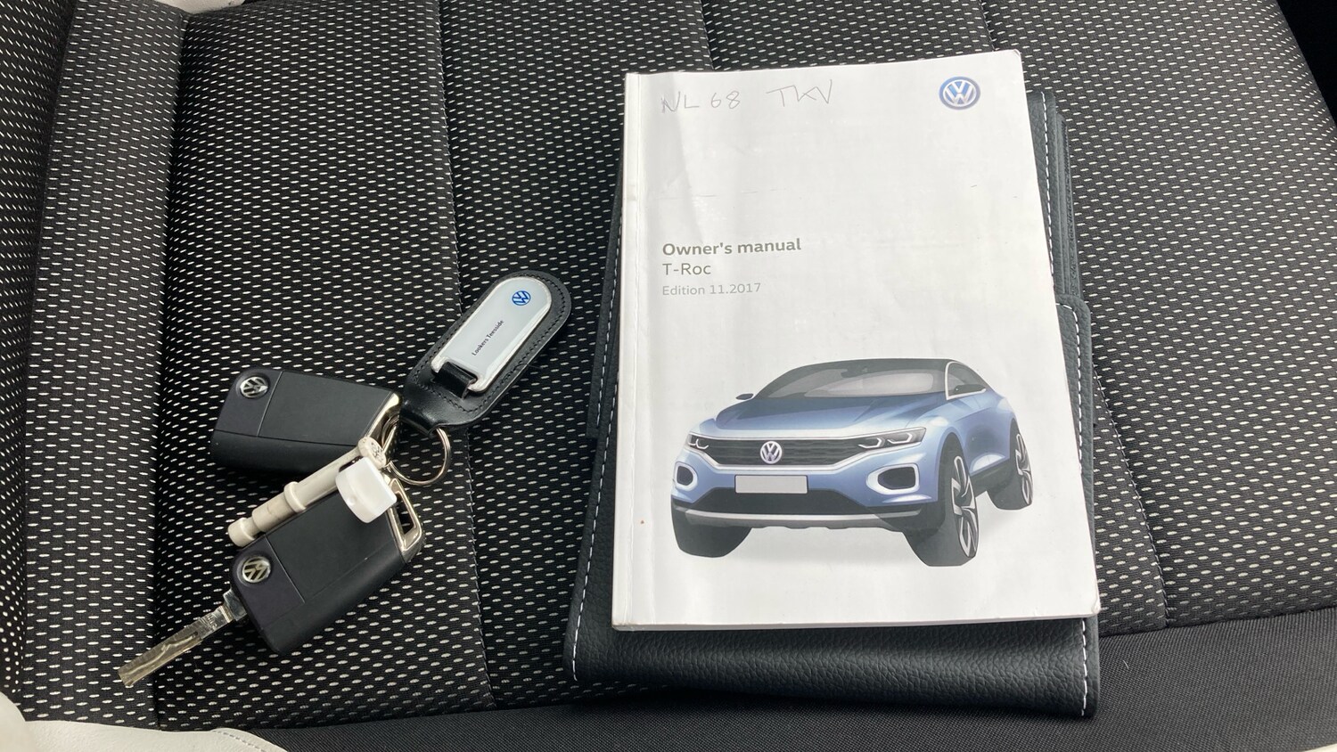 Used Volkswagen T-Roc 2018 for sale - 78152872: Photo 19