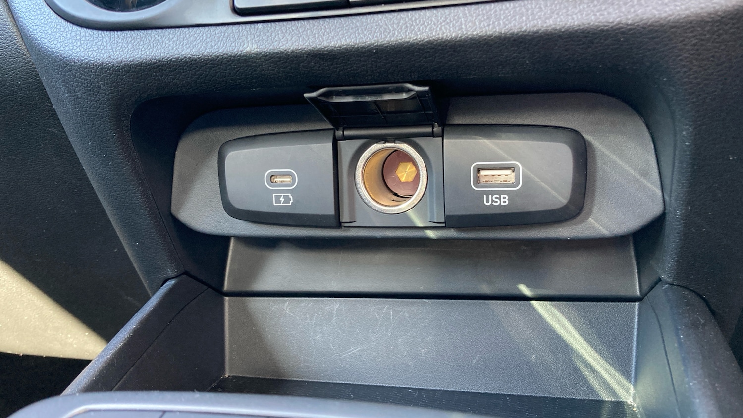Used Hyundai i10 2024 for sale - 76117305: Photo 29