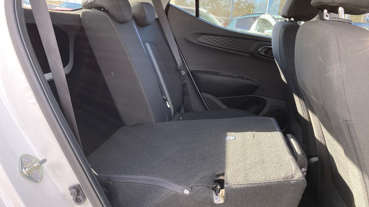 Used Hyundai i10 2024 for sale - 76117305: Photo 44