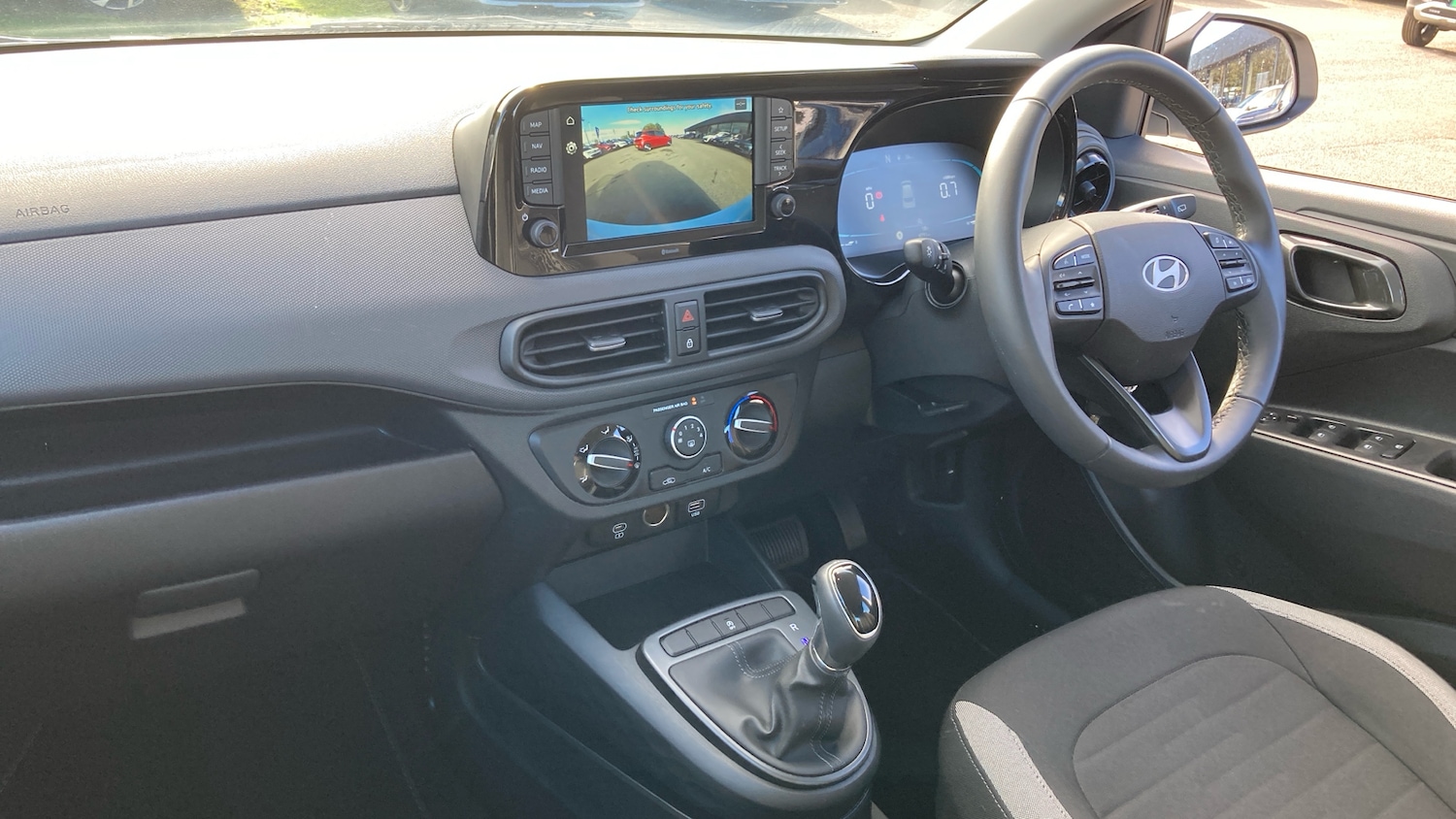Used Hyundai i10 2024 for sale - 76117305: Photo 9