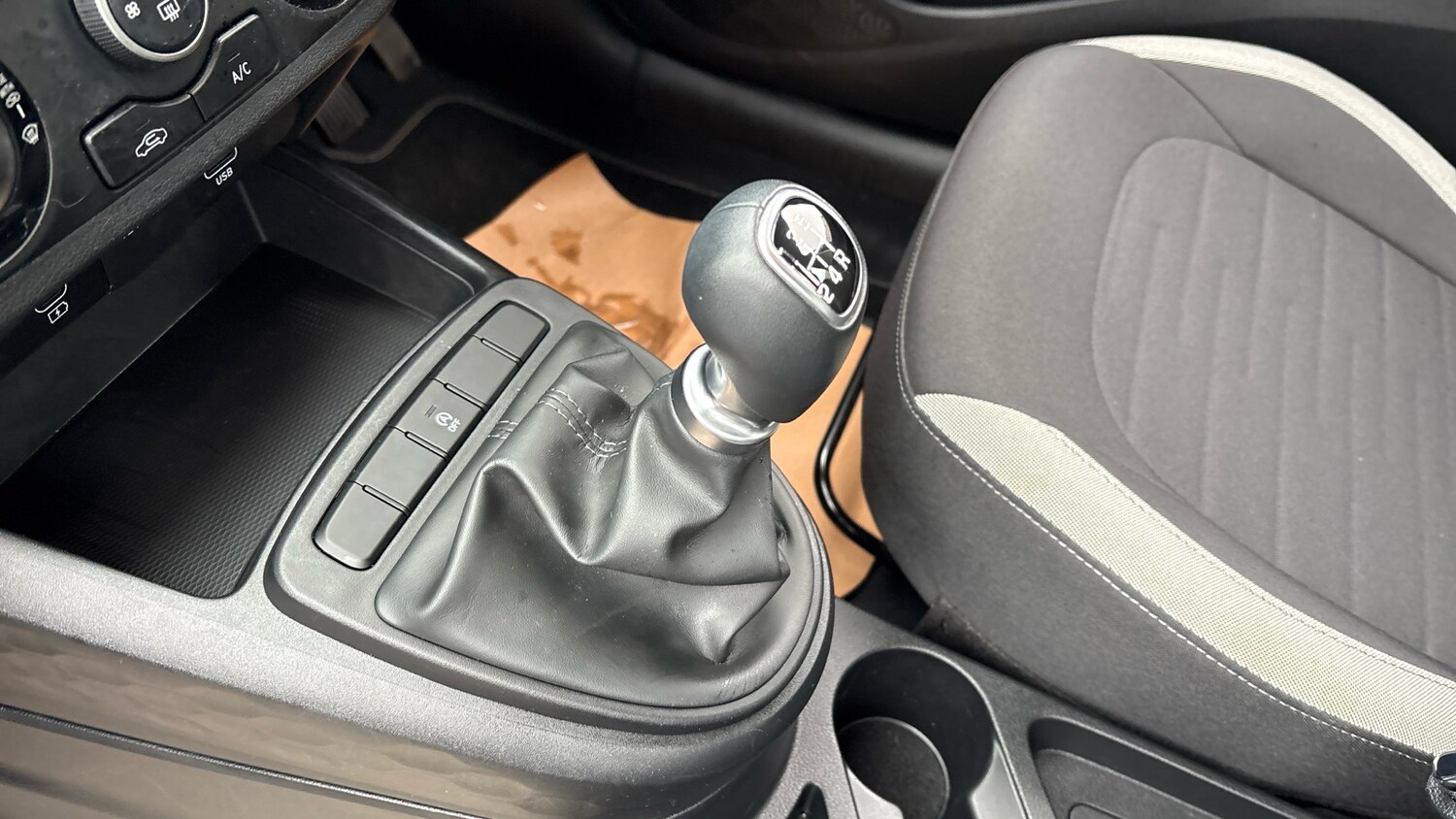 Used Hyundai i10 2023 for sale - 77676974: Photo 13