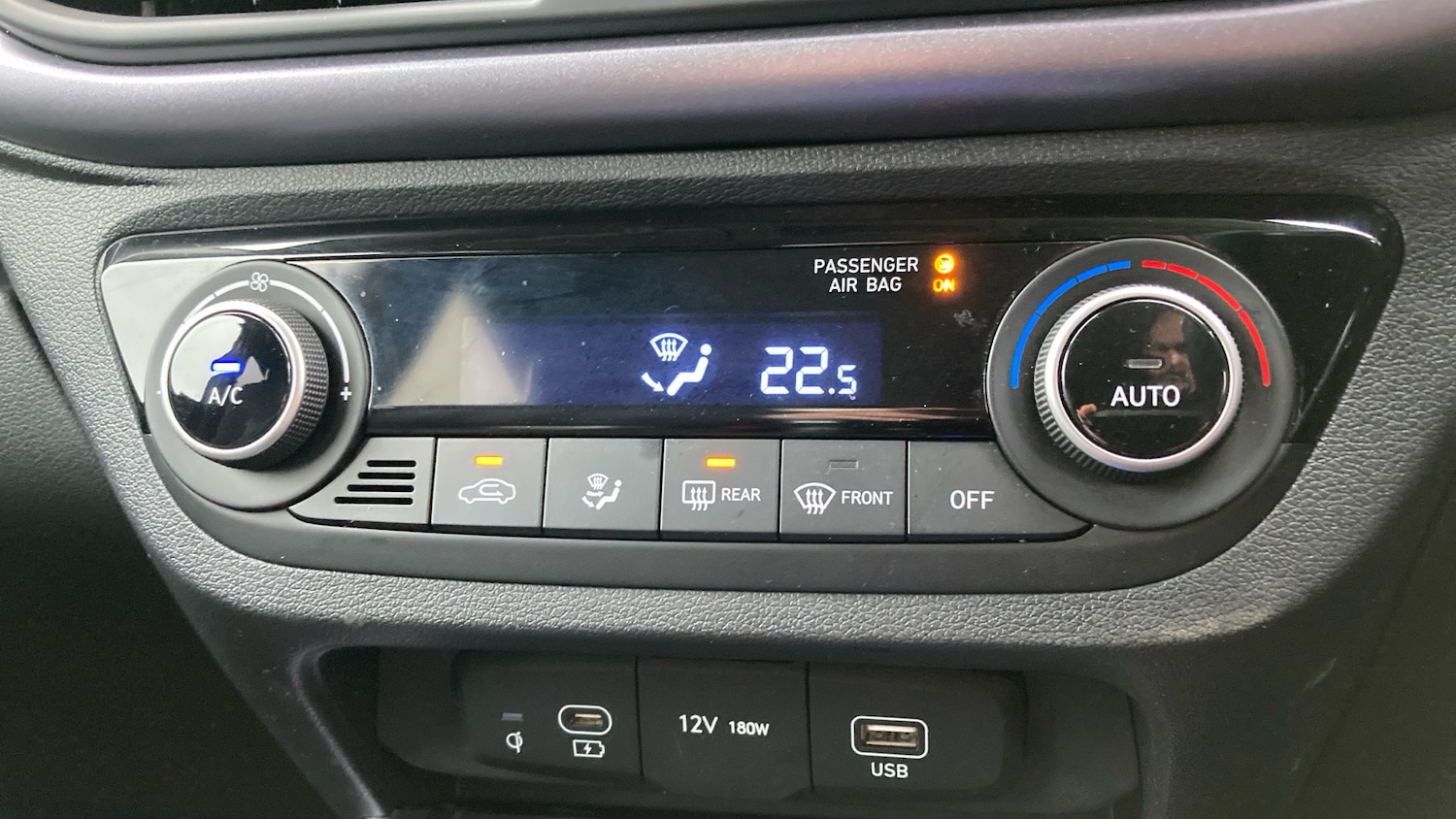 Used Hyundai i10 2024 for sale - 77298211: Photo 40